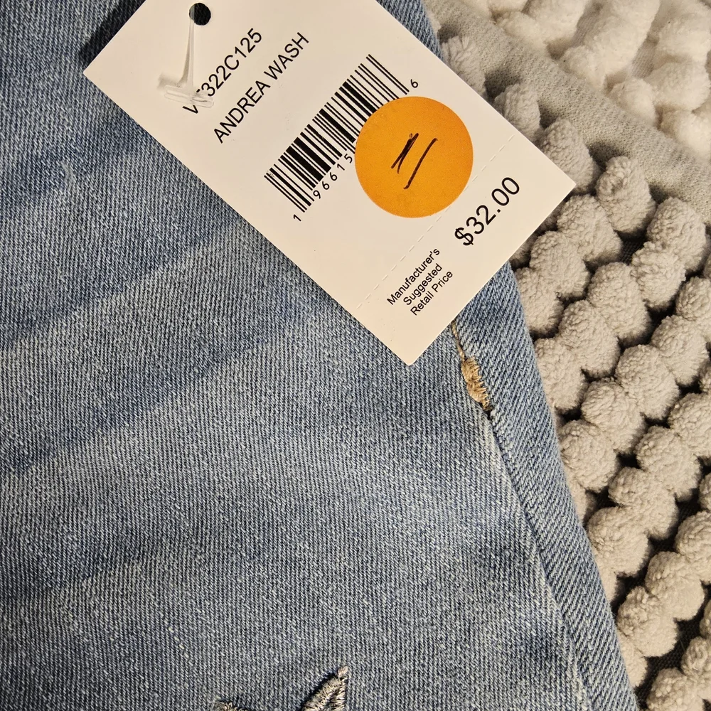 NWT Size 2T Vigoss Kids Light Blue Jeans with Star Accents